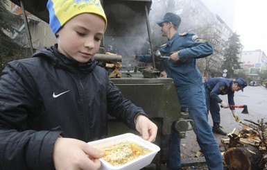 В Крыму продлили каникулы и массово отправляют людей в отпуск 