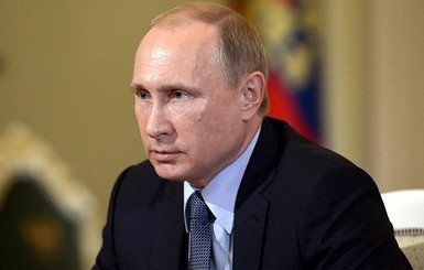 СМИ: Путин приехал в Крым открывать энергомост