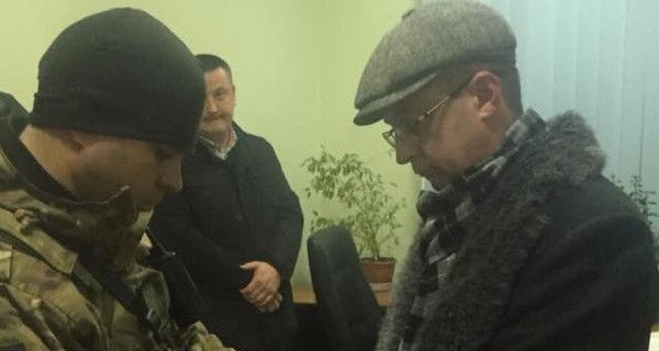 В Черновцах на взятке поймали двух начальников фискальной службы