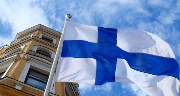 Финляндия закрыла границу с Россией из-за беженцев
