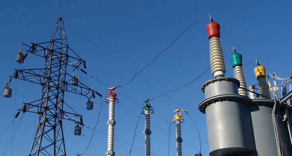 В Крым пошло украинское электричество, народ сочиняет частушки 