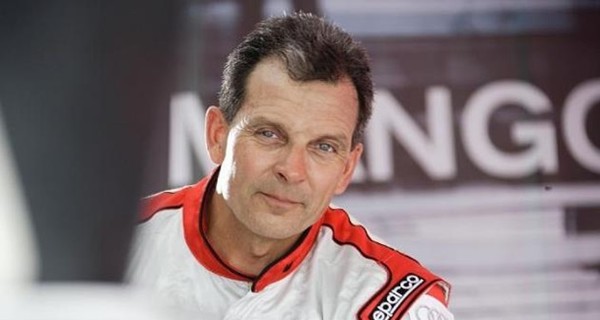 Чемпион мира Red Bull Air Race Майк Мэнголд погиб в авиакатастрофе 
