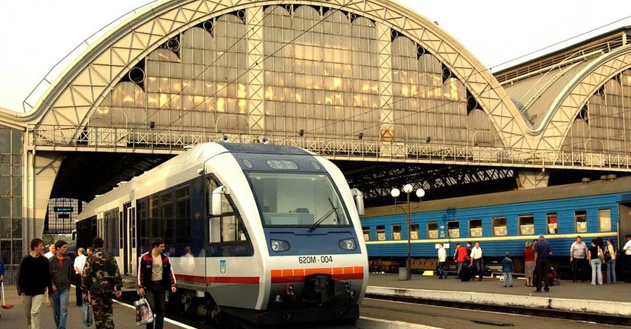 На Львовской железной дороге люди гибнут из-за моды на селфи