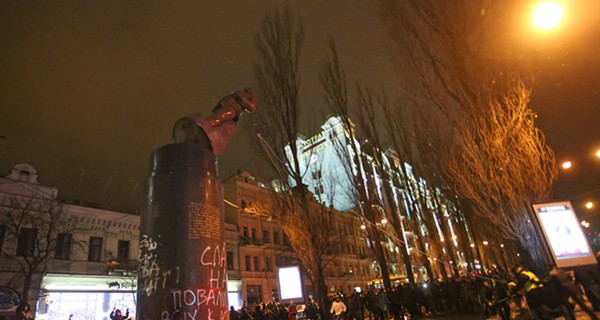 В интернете распродают осколки памятников Ленину: где и почем купить 