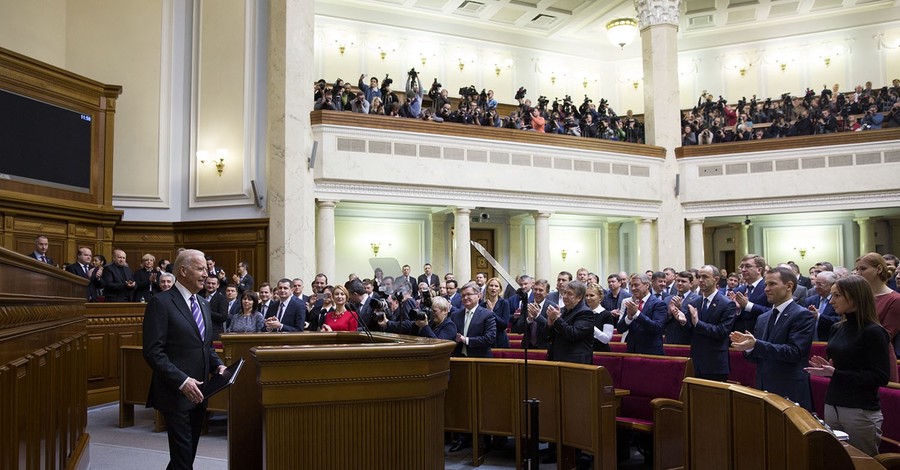 Заметки из Киева, День третий: Байден подвел итоги своего визита в Украину
