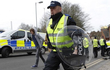 Полиция Лондона штурмовала автобус, чтоб поймать человека с подозрительным зонтом