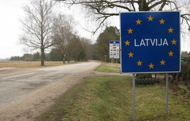 Латвия начала отгораживаться от России стеной 
