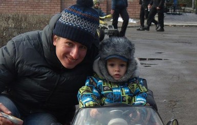 В Днепропетровске 1,5-летний малыш упал в открытый люк во дворе школы