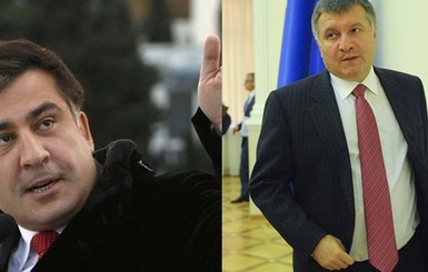 Появилось больше десяти петиций с просьбой показать, как Аваков облил Саакашвили
