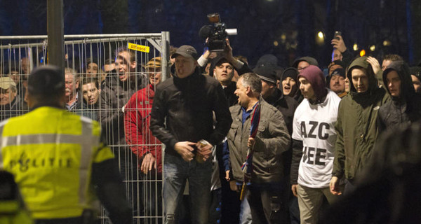В Нидерландах жители городка протестовали против строительства центра для беженцев