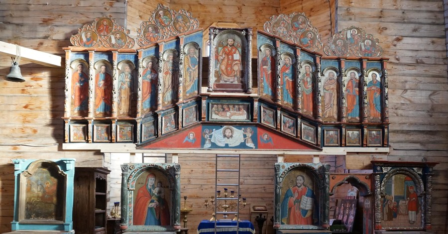 В храме на Хортице появился уникальный иконостас