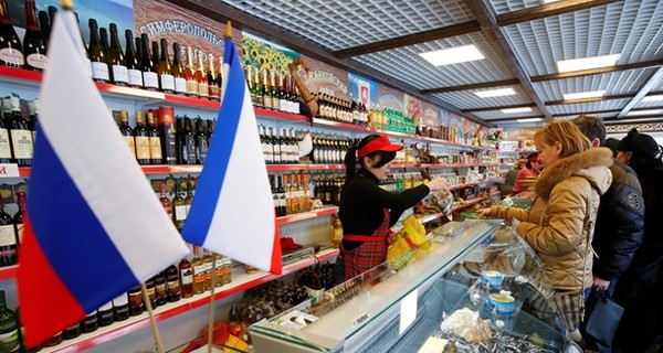 Опубликован список разрешенных для ввоза в Крым продуктов