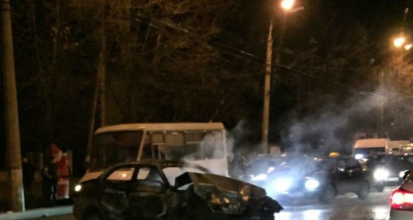 В Кривом Роге в результате аварии взорвался автомобиль, погибла женщина  