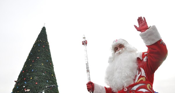Запорожские Деды Морозы лезут в окна
