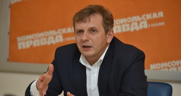 Олег Устенко: Непозволительно, когда политики комментируют вопросы, связанные с курсом 