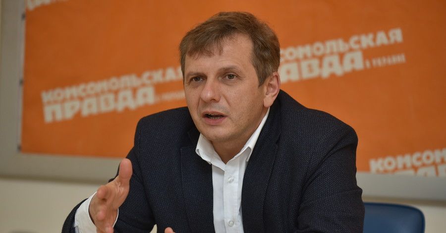 Олег Устенко: Непозволительно, когда политики комментируют вопросы, связанные с курсом 