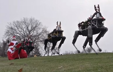 Американские инженеры заменили оленей Санты на роботов