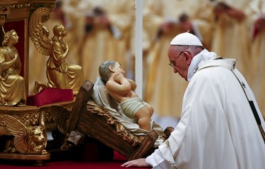 Папа Римский провел рождественскую мессу: 