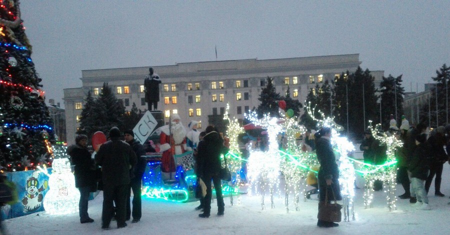 В Луганске перед новогодними праздниками выпал снег
