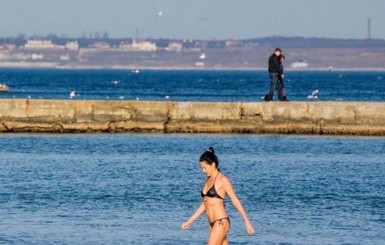 На Новый год в Одессе будет мороз, хотя еще на выходных люди купались в море при +14