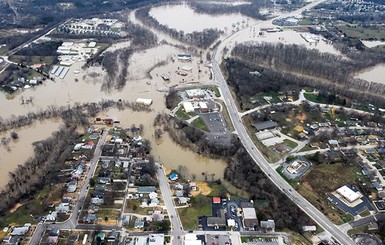 От наводнения в США погибли 50 человек, тысячи лишились крыши над головой