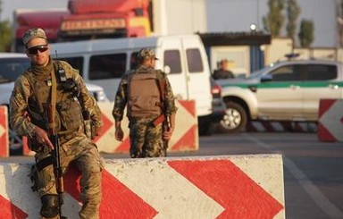 На границе с Крымом убирают блокпосты
