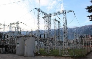 Херсонская электроопора отремонтирована, но энергию в Крым пока не подает