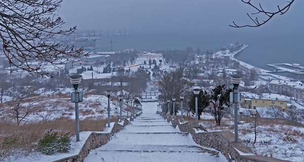 В Крыму нет электричества и отопления, холод такой, что замерз водопад