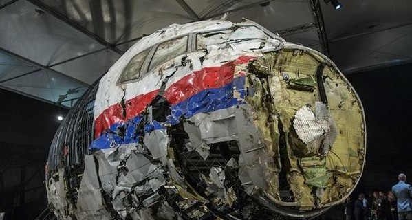 В крушении Боинга MH17 в Донбассе подозревают 20 россиян