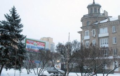 Луганск засыпало снегом