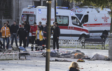 СМИ: в центре Стамбула взорвался террорист-смертник 