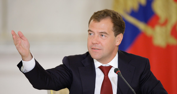 Медведев заявил, что кризис в России может продлиться годами