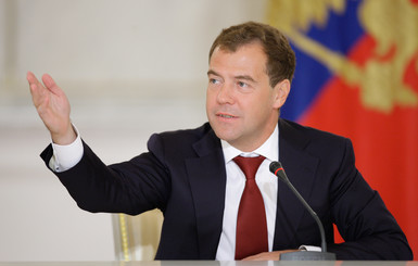 Медведев заявил, что кризис в России может продлиться годами