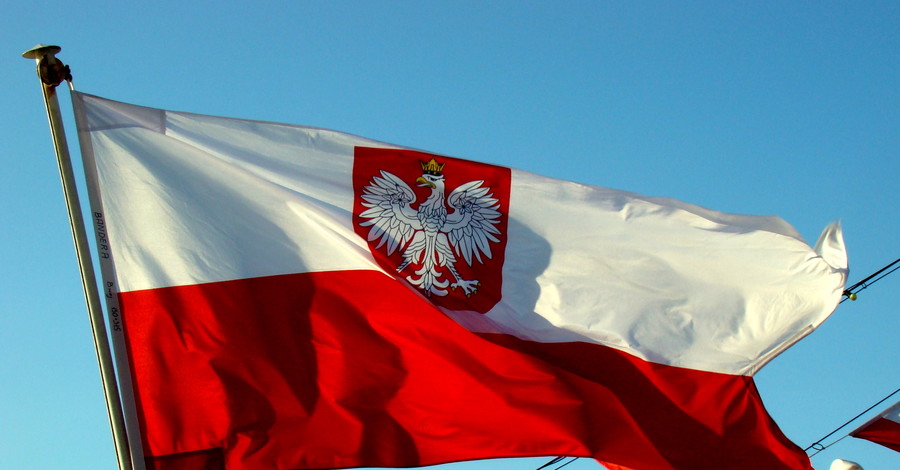 Еврокомиссия начала проверку скандальных поправок в Конституцию Польши