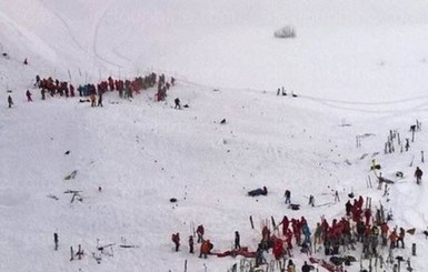 В Альпах группу французских школьников накрыла лавина, есть жертвы
