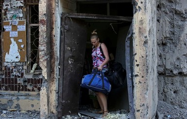 В Украинске взорвалась многоэтажка: из-под обломков пытаются достать женщину и троих детей