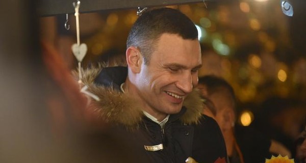 Виталий Кличко поел сосисок на Софийской площади