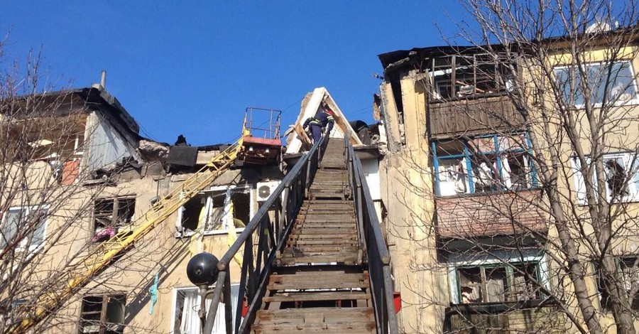 Выжившие после взрыва дома в Украинске мама и дочка в тяжелом состоянии