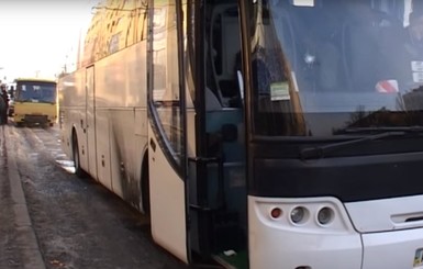Подробности взрыва в Киеве: неизвестные подорвали автобус со спящим внутри водителем