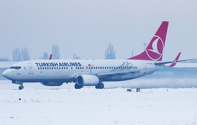 Из-за снегопада в Одессе закрыли аэропорт