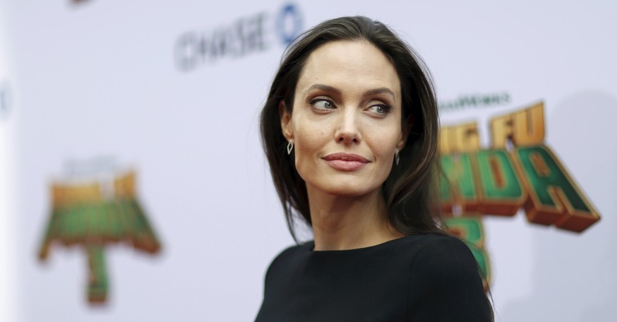 Анджелина Джоли снова шокировала анорексичной фигурой