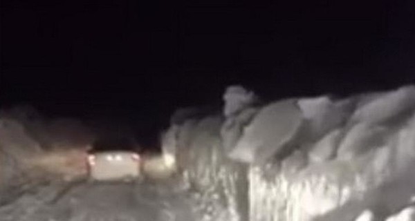 В Кривом Роге горожане скидываются на трактор, чтобы убрать снег