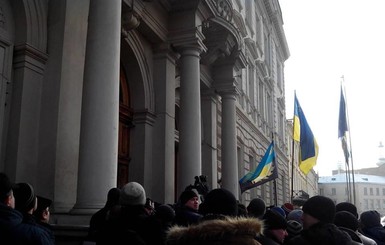Шахтерам выплатили зарплаты после пикета Львовской облгосадминистрации