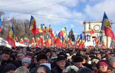 В Молдове начались многотысячные антиправительственные протесты