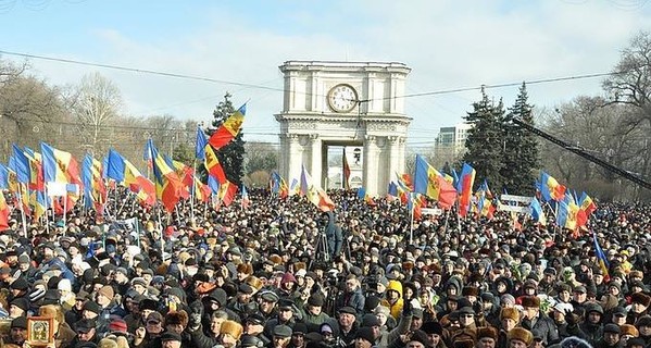 Три наивных вопроса о протестах в Молдове