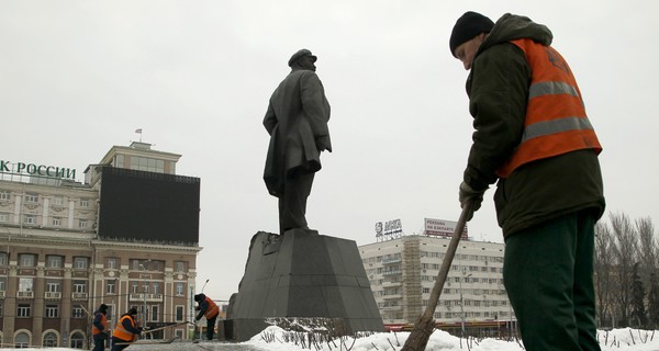 В Донецке ночью попытались взорвать памятник Ленину