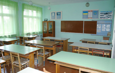 СМИ: в киевской школе учитель заставляла детей биться головой о доску