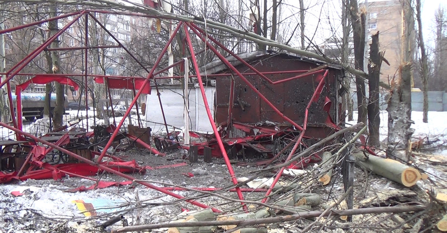 Под обстрел попали два поселка на окраине Донецка 