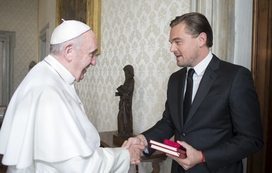 Ди Каприо на аудиенции с Папой Римским показал ему скандальный триптих Босха