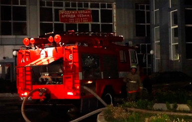 В Киеве горела высотка, погиб пожарный